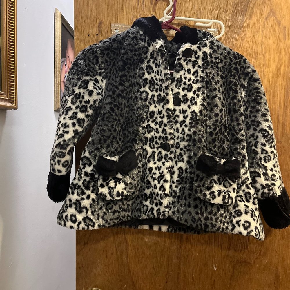 Girl's size 6 Faux Fur Black & White Zebra Print Calvin Klein Collection jacket